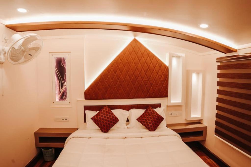 Venice Premium Houseboats Alleppey Alappuzha Extérieur photo