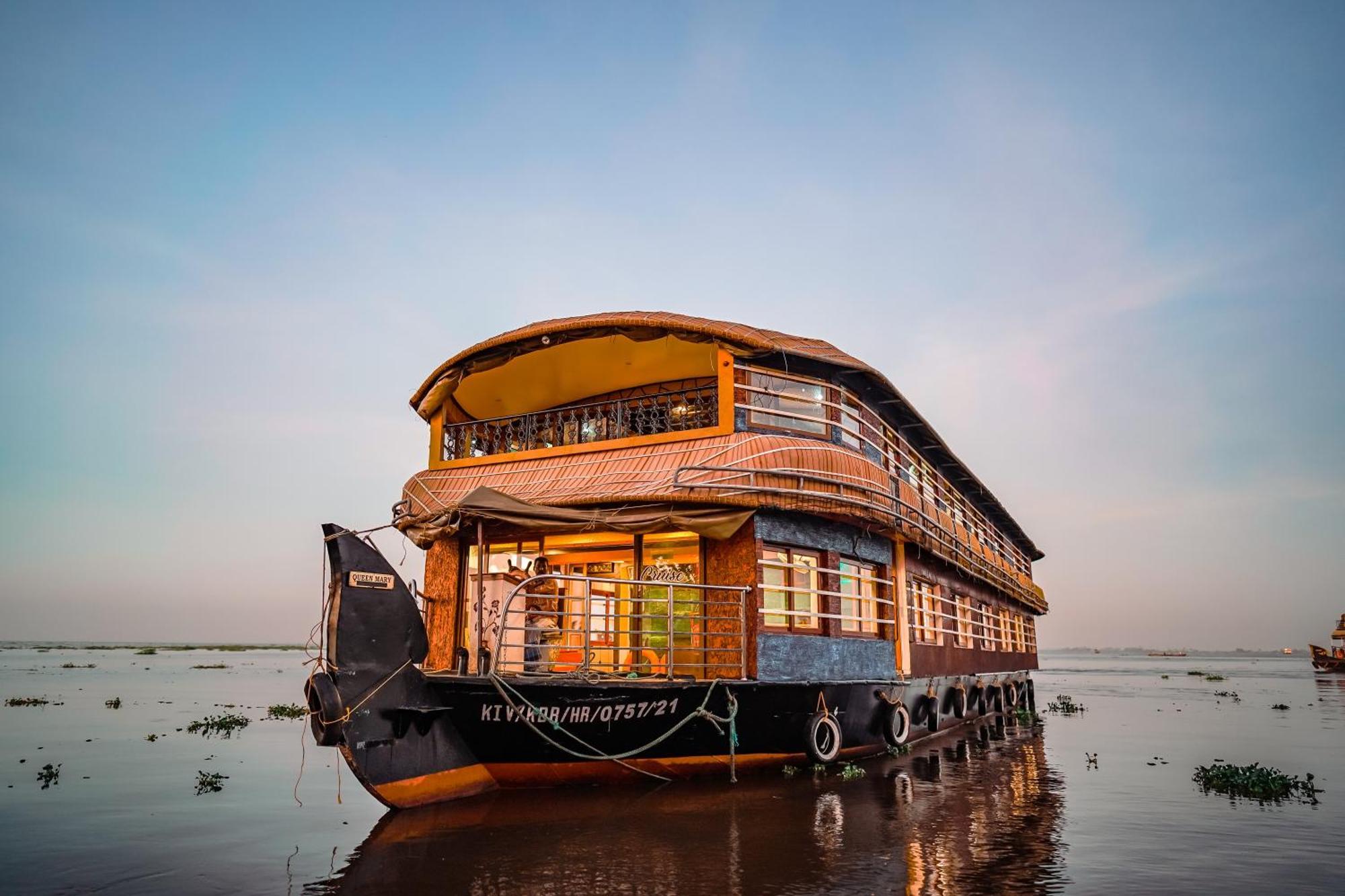 Hotel Venice Premium Houseboats Alleppey à Alappuzha Extérieur photo