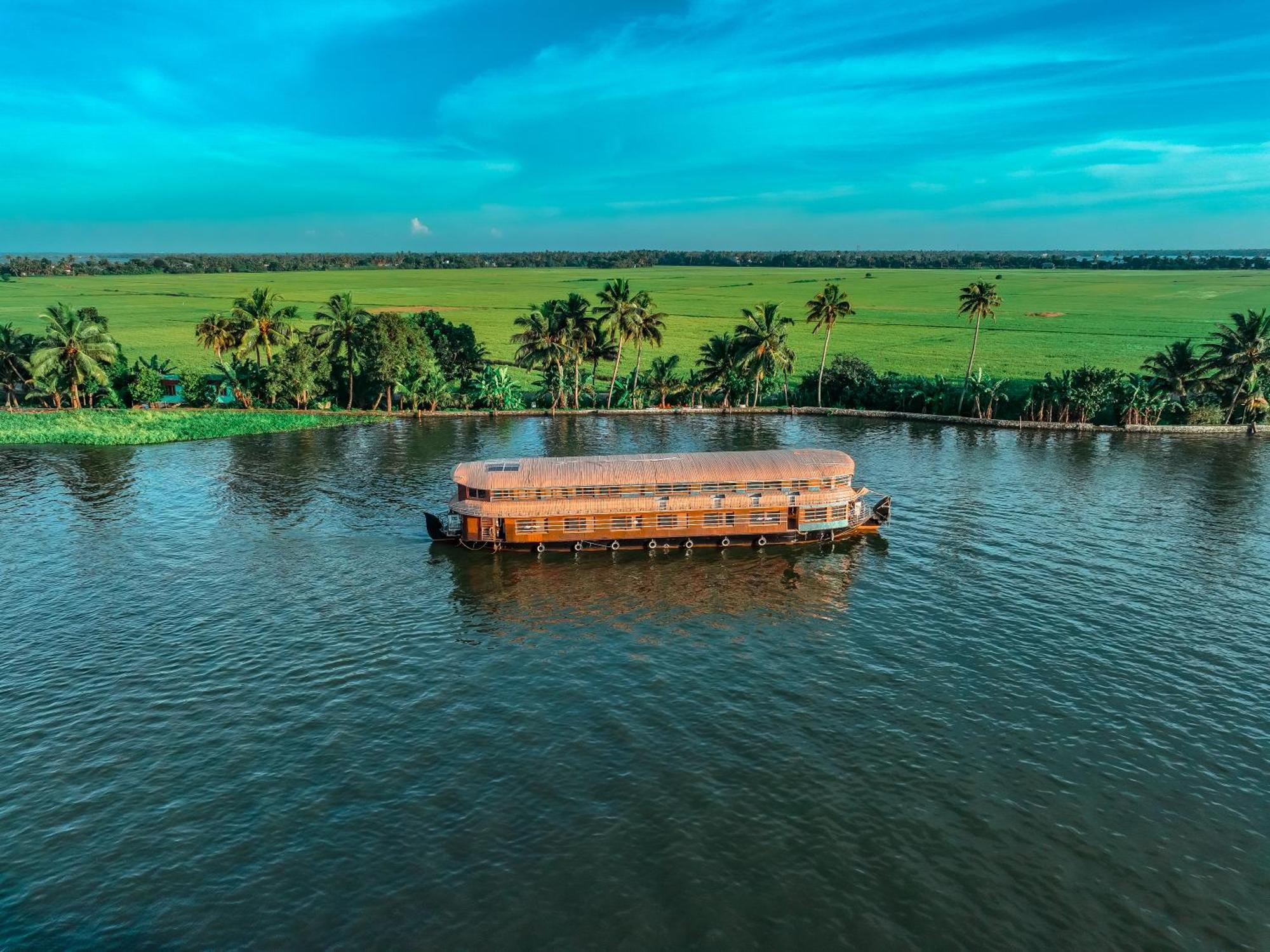 Hotel Venice Premium Houseboats Alleppey à Alappuzha Extérieur photo