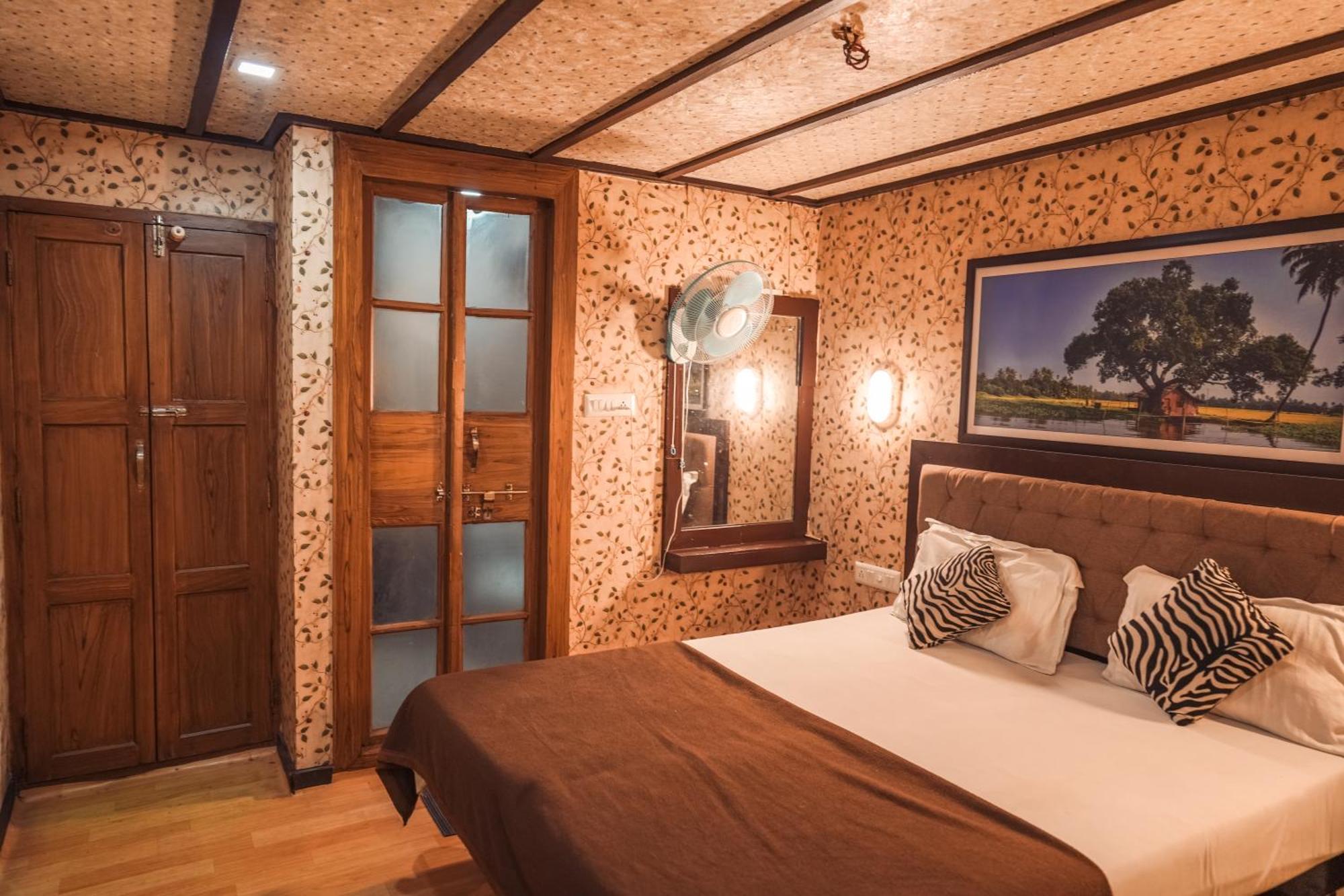 Venice Premium Houseboats Alleppey Alappuzha Extérieur photo