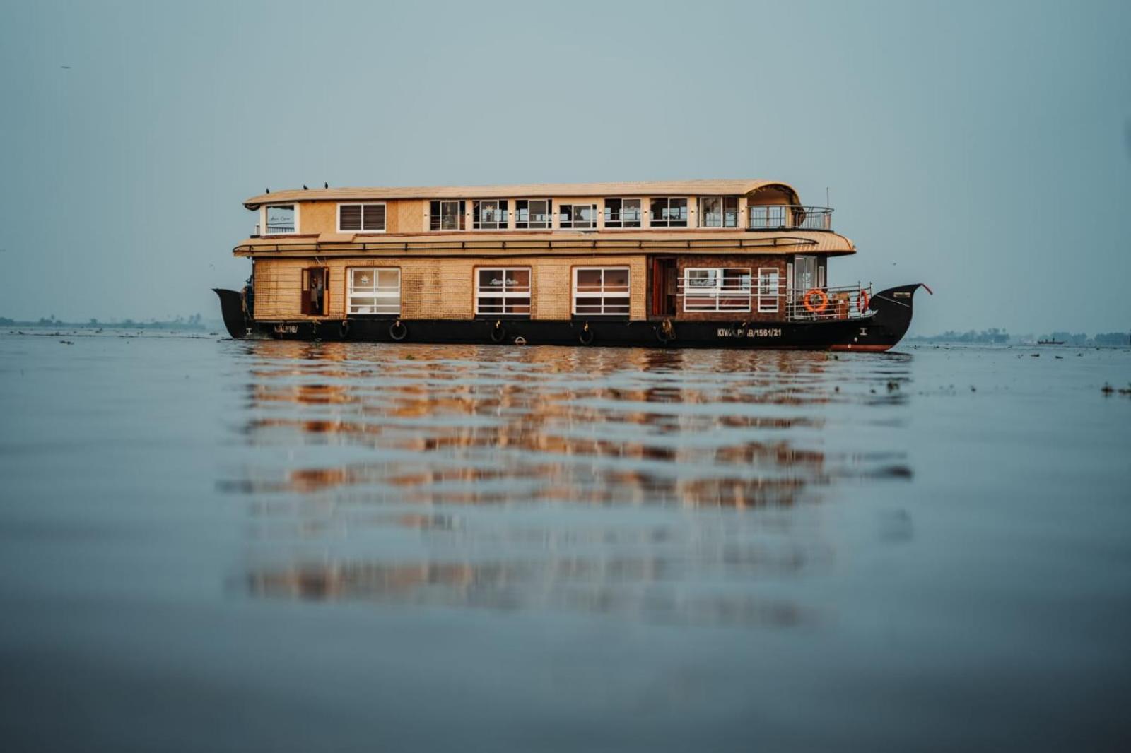 Hotel Venice Premium Houseboats Alleppey à Alappuzha Extérieur photo