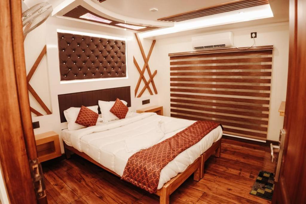Venice Premium Houseboats Alleppey Alappuzha Extérieur photo
